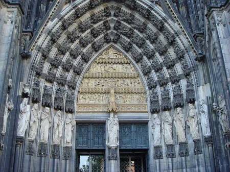 Dom Entrance.jpg